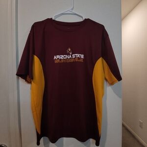 NCAA Red and Gold Short Sleeve Tee for Sports Enthusiasts